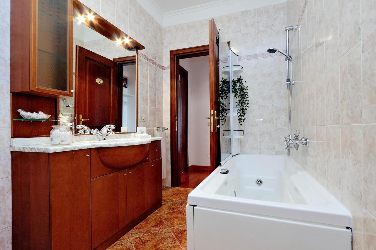 Colosseo Sunset Apartment Рим Екстериор снимка